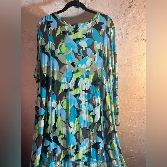 Plus size Maxi LOGO by Lori Goldstein Multicolor Leaf Print Maxi Dress 2X - Picture 9 of 10